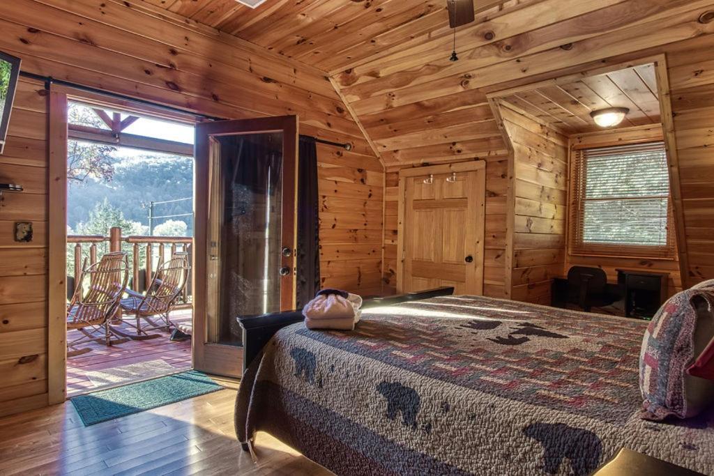 Papa Bear, Hot Tub, Wifi, 1089 Free Tickets Each Paid Day, Dollywood And More 세비어빌 외부 사진