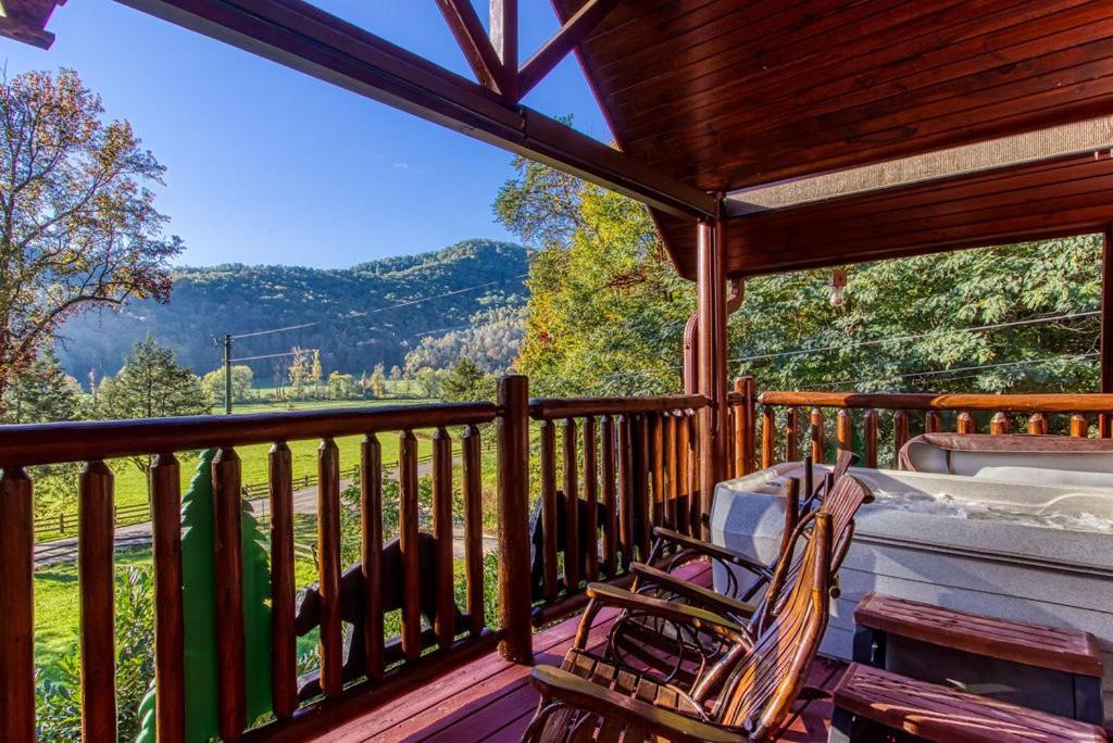Papa Bear, Hot Tub, Wifi, 1089 Free Tickets Each Paid Day, Dollywood And More 세비어빌 외부 사진