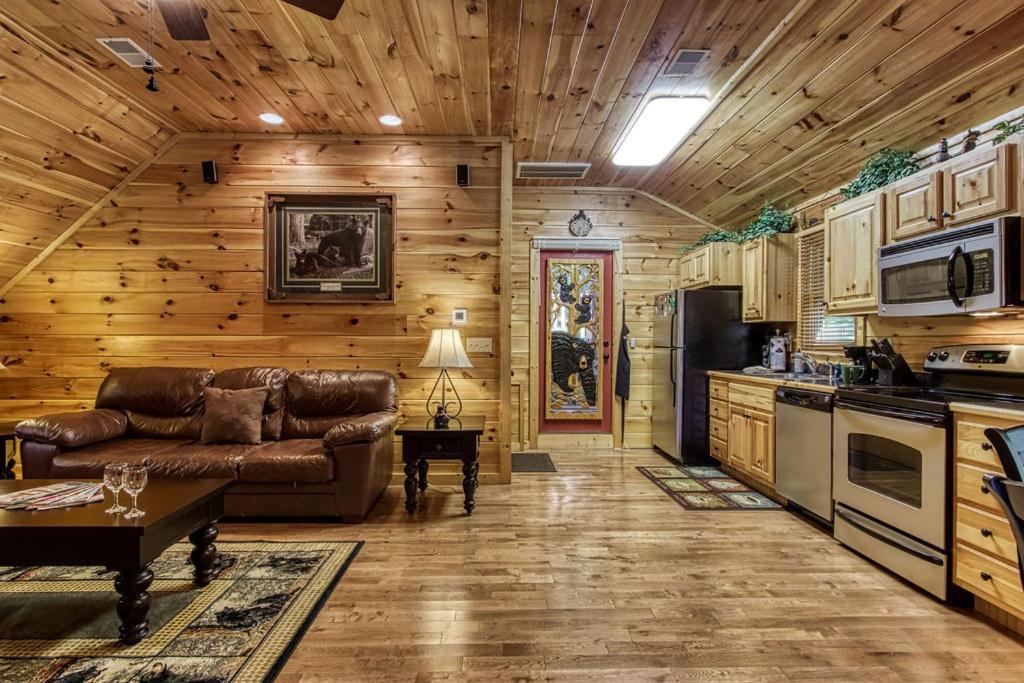 Papa Bear, Hot Tub, Wifi, 1089 Free Tickets Each Paid Day, Dollywood And More 세비어빌 외부 사진
