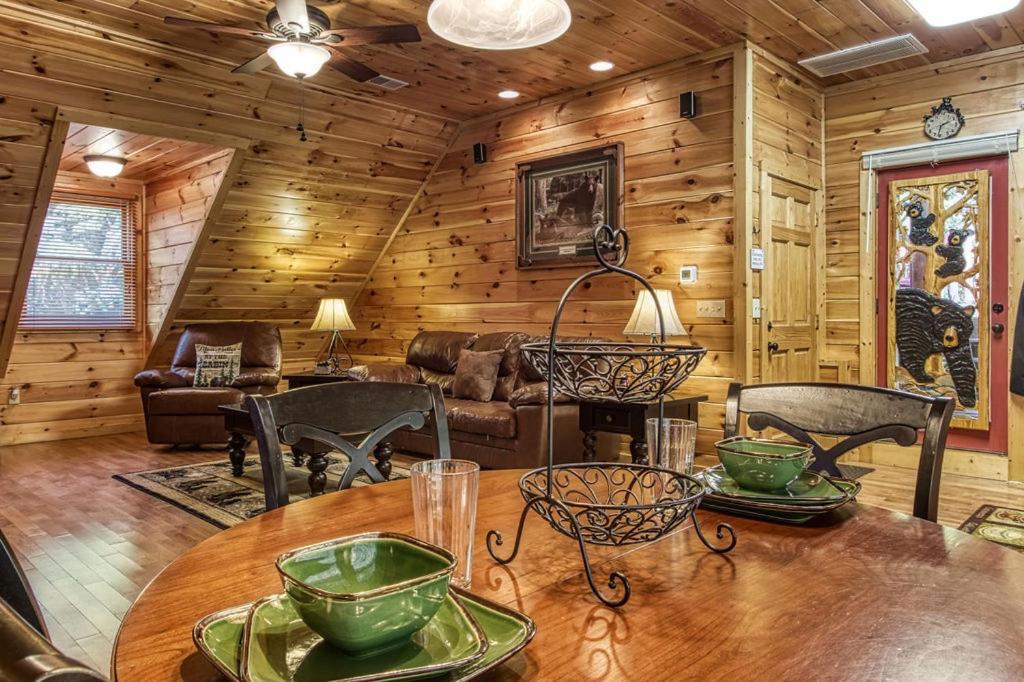 Papa Bear, Hot Tub, Wifi, 1089 Free Tickets Each Paid Day, Dollywood And More 세비어빌 외부 사진